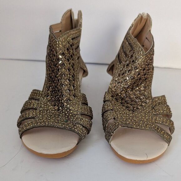 Shoes - Gold sandals size 37 US 6.5 NWOT